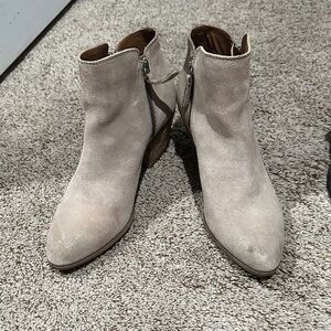 Frye Women's Cream Suede Ankle Booties